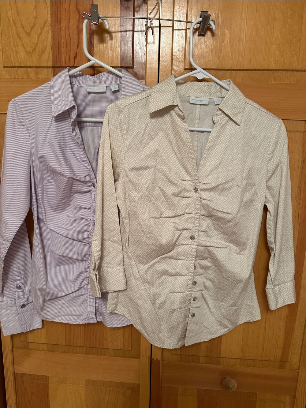 New York & Company Beige Houndstooth Button-Up Blouse